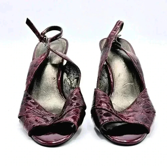 Vintage Liz Claiborne Garnet Crocodile Leather Slingback Pumps, 7.5 - Picture 2 of 8